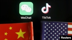 美中国旗与TikTok和微信的app