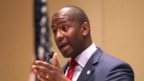 Andrew Gillum de l'aile gauche du parti démocrate en pleine campagne, le 15 août 2018.