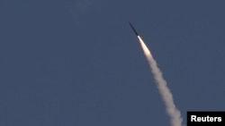 Un interceptor de misiles balísticos Arrow-3 durante una prueba en Israel el 10 de diciembre de 2015.