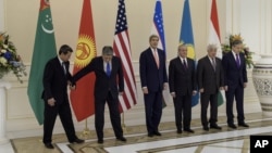 US Secretary of State John Kerry poses with other C5+1 foreign ministers at the Palace of Forums on the President's Residential Compound, Nov. 1, 2015, in Samarkand, Uzbekistan.