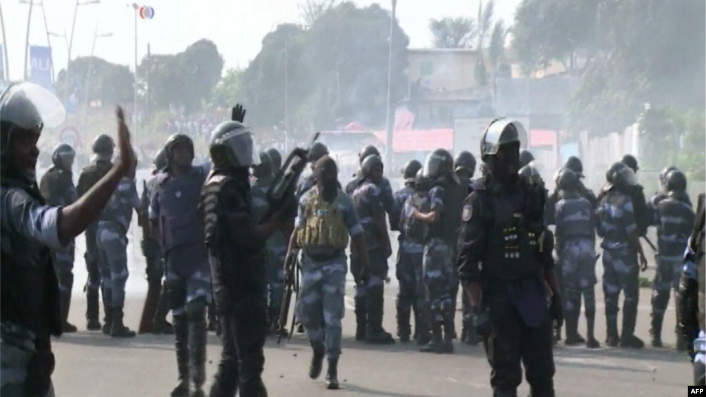 Fada ya barke a Libreville, babban birnin Gabon, inda Shugaba Ali Bongo ya sake cin zabe ranar Laraba, zaben da aka ce na cike da magudi.&nbsp;Satumba 01, 2016