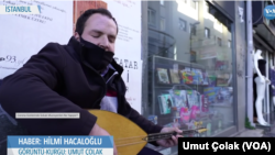 Uzun yıllardır Beşiktaş, İstanbul'da müzik yapan sokak sanatçısı Hüseyin Gümüş