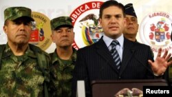 El Comandante de las FF.MM y el Ministro de Defensa de Colombia dijeron que las FARC incumplieron el anuncio de tregua.