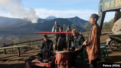 Membangkitkan Kembali Wisata Bromo Di Tengah Erupsi