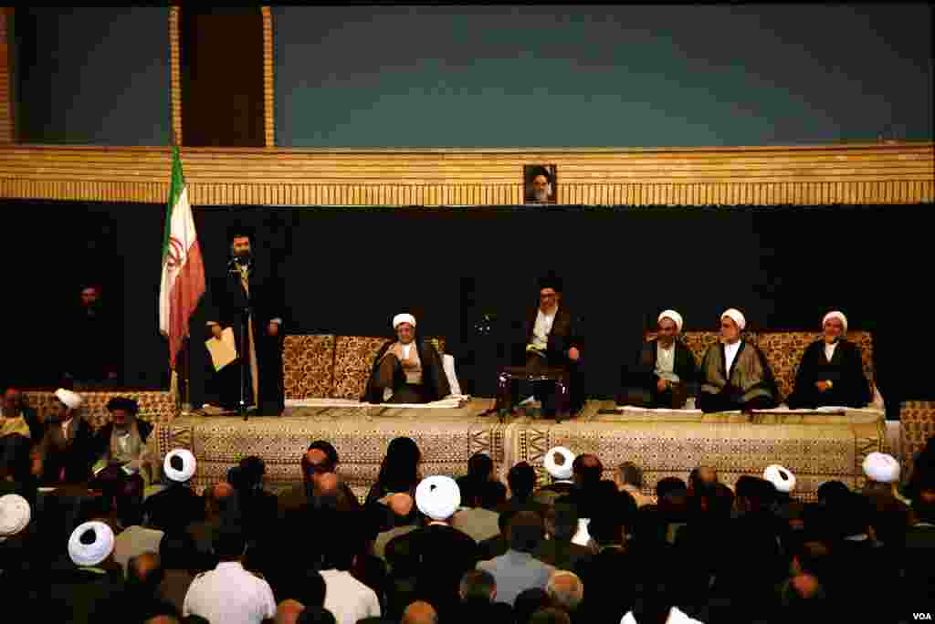 با پیروزی اکبر هاشمی رفسنجانی در دوره ششم ریاست جمهوری اسلامی ایران، مراسم تنفیذ او در تاریخ ١٢ مرداد ١٣٧٢ برگزار شد.