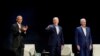 조 바이든(가운데) 미국 대통령이 28일 뉴욕 라디오시티 뮤직홀에서 대선 모금 행사에 참석하고 있다. 왼쪽은 바락 오바마 전 대통령, 오른쪽은 빌 클린턴 전 대통령.