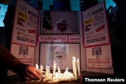 Peringatan mengenang jurnalis Jamal Khashoggidi Kedutaan Besar Saudi. (Foto: Reuters)