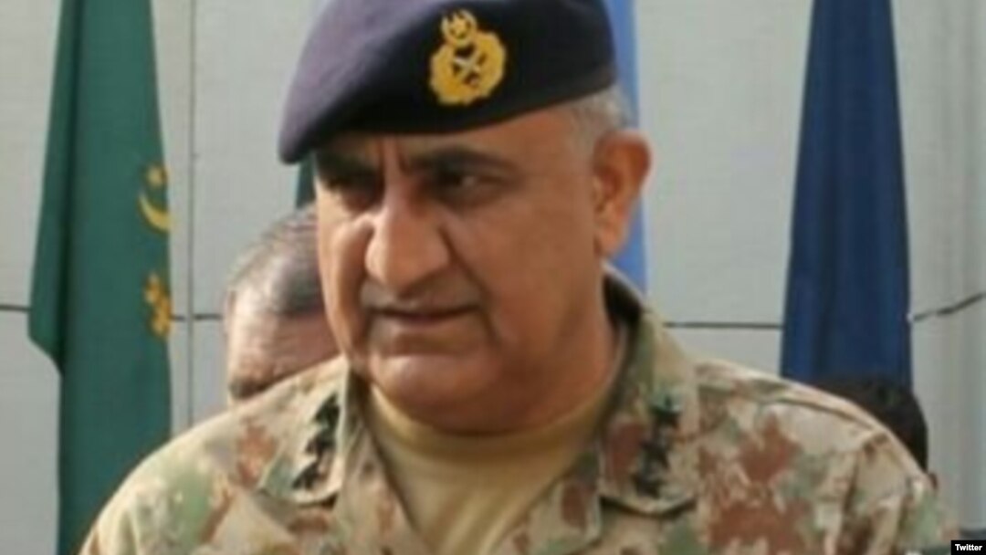 دپاکستاني پوځ وياند ميجر جنرال اصف غفور دټولنيزو رابطو په ويب پاڼه ټويټر خپل پيغام کې پخلى کړى چې جنرال قمر جاويد باجوه افغان ولسمشر اشرف غني، چيف ايګزيکټيو عبدالله عبدالله او خپل افغان سيال سره تيليفوني رابطې کړي دي.