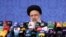 El presidente electo de Irán, Ebrahim Raisi, responde a medios en una conferencia de prensa en Teherán, el 21 de junio de 2021.