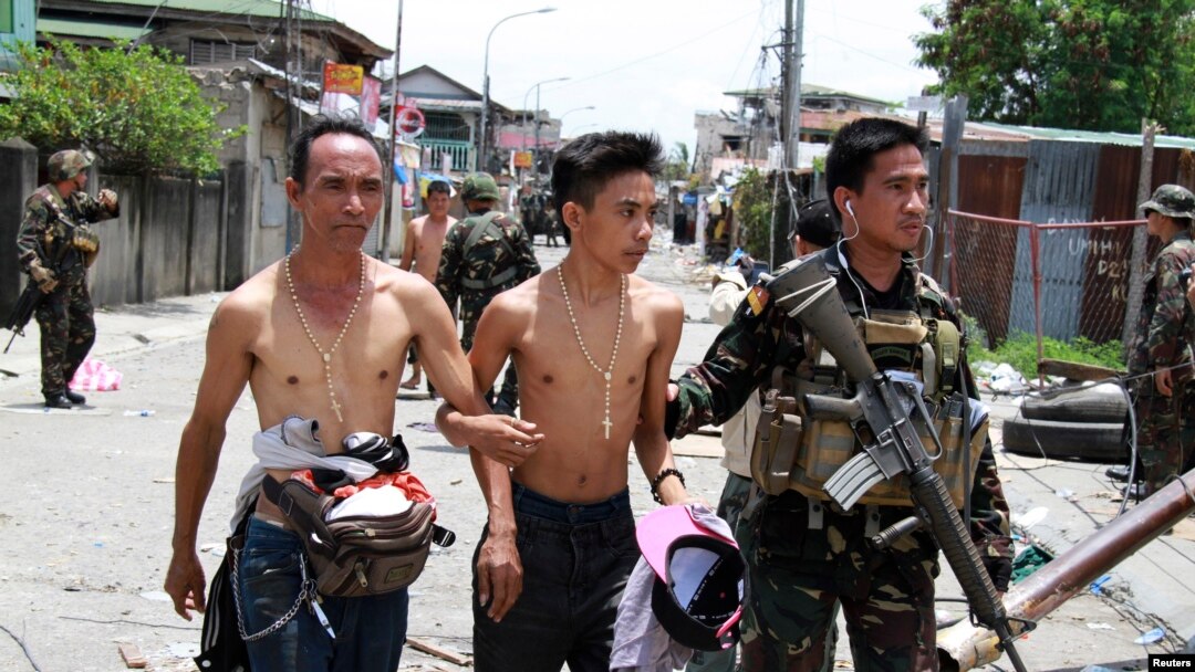 Militer Filipina menyatakan pasukannya telah menyelamatkan 116 warga sipil yang disandera oleh pemberontak dalam 18 jam terakhir (17/9). 