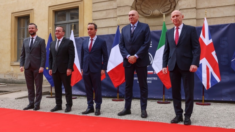 Avrupalı beş savunma bakanı Paris’te görüştü: Ukrayna’ya güvenlik garantileri için dört senaryo masada