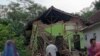 Sebuah rumah terlihat rusak akibat gempa di Malang, Jawa Timur, 10 April 2021. (Foto: Antara via Reuters)