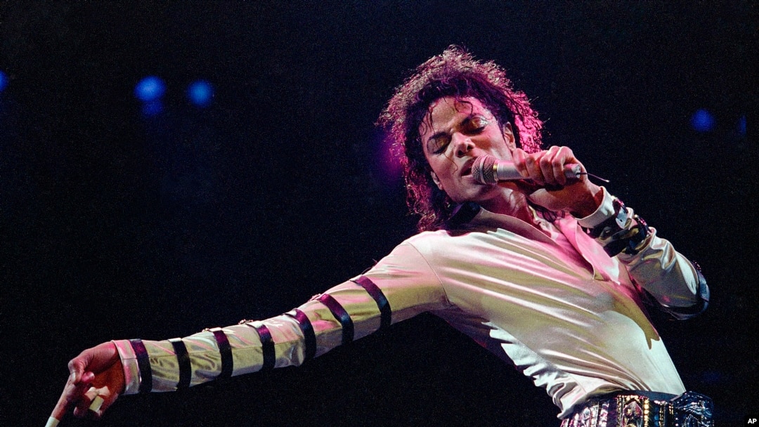 Michael Jackson beraksi saat pertunjukan pembuka tur di 13 kota di Amerika. (Foto:dok)