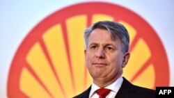 FILE - Ben van Beurden, Chief Executive Officer of Royal Dutch Shell, addresses a press conference in central London, Jan. 29, 2015.