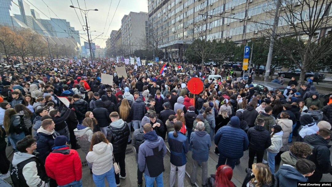 Protest ispred zgrade Ministarstva prosvete Srbije u Beogradu (Foto: FoNe/Marko Dragoslavić)