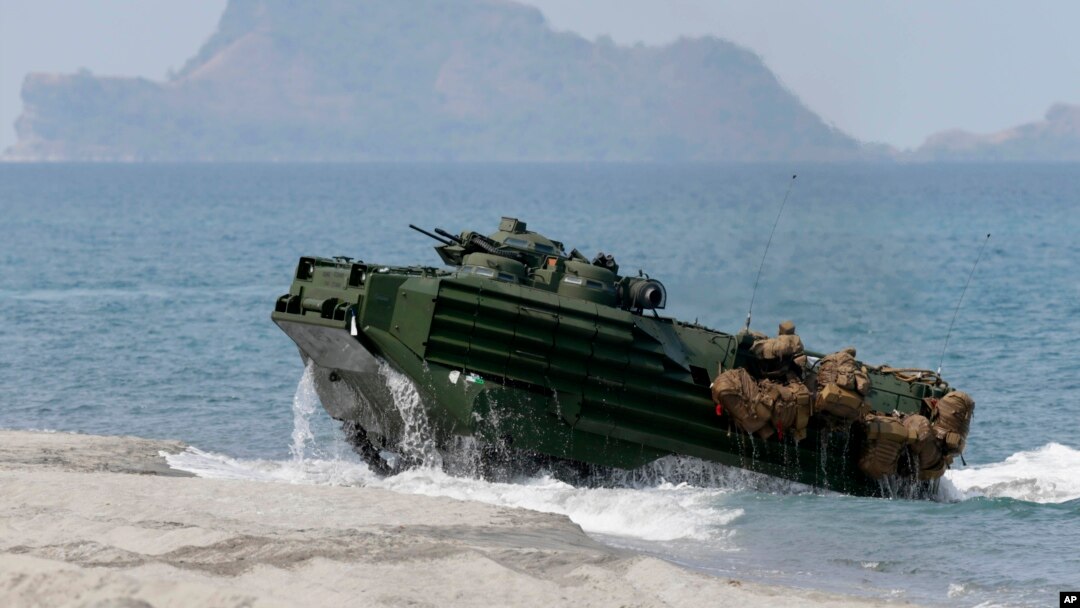 Militer AS dan Filipina melakukan latihan bersama di dekat beting Scarborough, Filipina barat pada 21 April tahun 2015 (foto: ilustrasi).