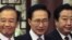 ທ່ານ Wen Jiabao ນາຍົກລັດຖະມົນຕີຈີນ (ຂ້າງຊ້າຍ),ປະທາ
ນາທິບໍດີ Lee Myung-bak ແຫ່ງເກົາຫລີໃຕ້ ແລະນາຍົກລັດ
ຖະມົນຕີຍີ່ປຸ່ນທ່ານ Yoshihiko Noda ທີ່ກຸງປັກກິ່ງ, ຈີນ
ວັນທີ 13 ພຶດສະພາ 2012.