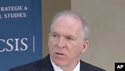 Pour les priver de leurs refuges, nous allons déplacer la lutte contre Al-Qaïda et ses alliés extrémistes sur le terrain où ils complotent et s'entraînent : en Afghanistan, Pakistan, Yémen, Somalie et ailleurs, a déclaré John Brennan, le conseiller du pré