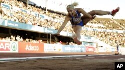 En su mensaje en la red social, la campeona de triple salto bromeaba sobre la raza africana. 