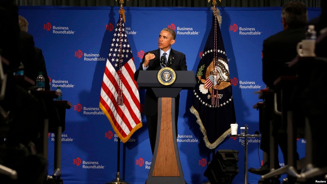Tổng thống Barack Obama trả lời câu hỏi tại cuộc gặp Bàn Tròn Doanh Nghiệp ở Washington, 3/12/2014. 