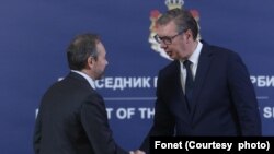 Predsednik Srbije Aleksandar Vučić sastao se sa šefom Delegacije Evropske unije Emanueleom Žiofreom koji mu je predao Godišnji izveštaj Evropske komisije o Srbiji 2024 (Zoran Mrđa / Fonet)