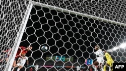 Spain's midfielder #10 Jennifer Hermoso (L) scores her team's second goal during the Australia and New Zealand 2023 Women's World Cup Group C football match between Spain and Zambia at Eden Park in Auckland on July 26, 2023.