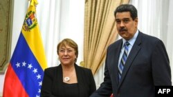 Michelle Bachelet ha sido clave en visibilizar las violaciones de derechos humanos en Venezuela, después de una visita meses atrás que concluyó con un crítico informe que ha servido de referencia para entidades de derechos humanos atentos a lo que sucede en el país.