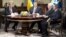 Президент Віктор Янукович (другий ліворуч) та екс-президенти Леонід Кучма (праворуч), Леонід Кравчук (другий праворуч), Віктор Ющенко (ліворуч), Київ, 10 грудня 2013 року