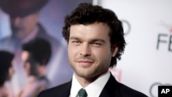 Alden Ehrenreich pada saat menghadiri pemutaran perdana "Rules Don't Apply" di Los Angeles, 10 November 2016.