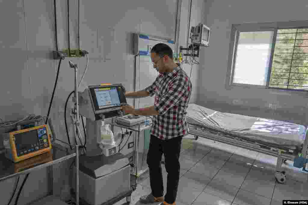 Ketenaran dan keberutungan Salah juga memberikan keuntungan bagi sebuah rumah sakit setempat. Salah menyumbang sebuah sistem ventilator untuk rumah sakit tersebut.