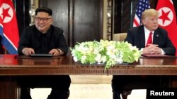 Tổng thống Trump đã có cuộc gặp lịch sử với nhà lãnh đạo Bắc Triều Tiên Kim Jong-un