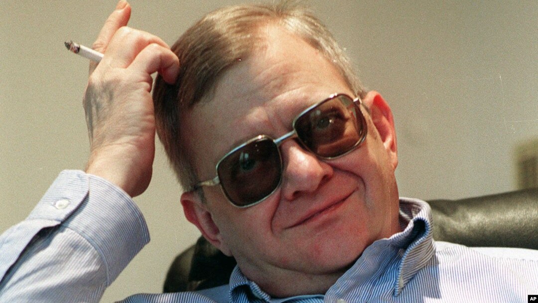 Tom Clancy di rumahnya di Calvert County, Maryland (foto: dok).