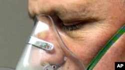 A new study shows that breathing pure oxygen can considerably lessen the agony experienced with severe headaches