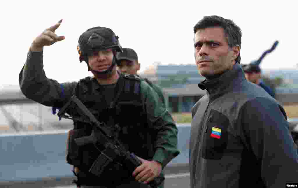 Leopoldo López fue liberado el martes, 30 de abril de 2019.&nbsp;El dirigente opositor, su esposa Lilian Tintori, y sus hijos ingresaron el en la tarde en la embajada de Chile en Caracas, Venezuela.