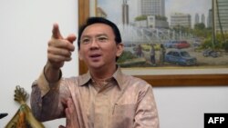 Gubernur Jakarta Basuki "Ahok" Tjahaja Purnama di kantornya. (Foto: Dok)