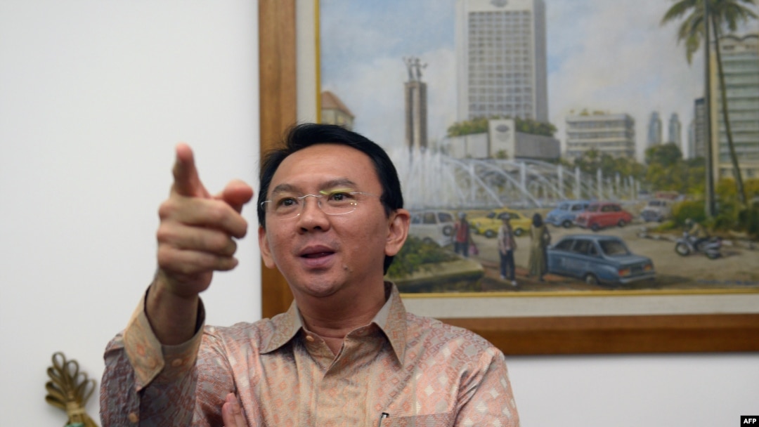 Gubernur Basuki Tjahaja Purnama (Ahok) di gedung kantor Gubernur DKI di Jakarta (Foto: dok).