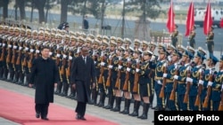 Perezida Xi Jinping yakira mugenzi we w'u Rwanda mu Bushinwa mu mwaka wa 2017