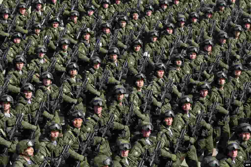 Russian soldiers march during a rehearsal of the Victory Day Parade in Alabino, outside Moscow. The parade will take place on Moscow&#39;s Red Square on May 9 to commemorate the 1945 defeat of Nazi Germany.