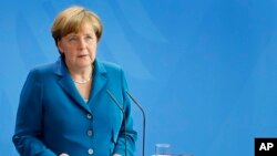 Kanselir Jerman Angela Merkel memberikan pernyataan kepada media di Berlin (foto: dok).