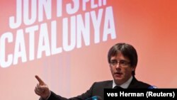 Mantan presiden Catalonia, Carles Puigdemont, berkampanye dari Brussels, Belgia (foto: dok). 