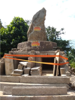 Makam Leluhur Adat Sunda Sunda (AKUR) di Desa Cisantana, Kabupaten Kuningan, Jawa Barat disegel. (Foto: Istimewa/Dewi Kanti)