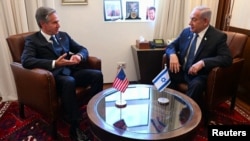 Američki državni sekretar Entoni Blinken sa izraelskim premijerom Benjaminom Netanjahuom u Tel Avivu (Foto: GPO/US EMBASSY JERUSALEM/Reuters)