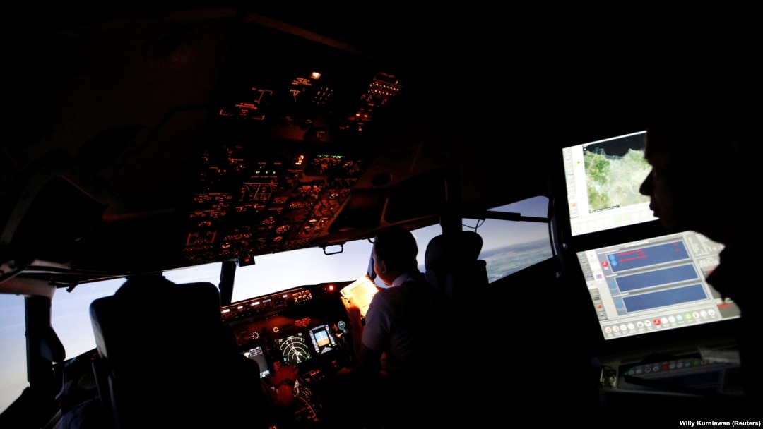 Pilot Lion Air Group dalam sesi latihan rutin simulator Boeing 737-900ER di Angkasa Training Center dekat Jakarta, 2 November 2018. (Foto: Reuters/Willy Kurniawan)
