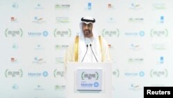 Le prince Mohammed ben Zayed al-Nahyane parle lors d'un sommet sur l'énergie à Abu Dhabi, le 15 janvier 2013.