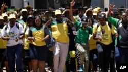 Delegates arrive at the ruling African National Congress (ANC) elective conference in Johannesburg, South Africa, Dec.16, 2017. 