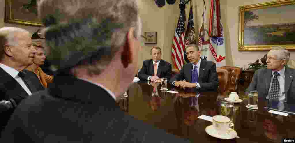 U.S. President Barack Obama hosts a bipartisan meeting with Congressional leaders in the Roosevelt Room of White House to discuss the economy November 16, 2012. Seen (L-R) Vice President Joe Biden, House Minority Leader Nancy Pelosi, Senate Minority Leade