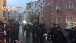 Turkish Police Raid Kurdish Opposition HQs