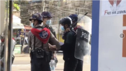 မြန်မာသတင်းထောက်တွေ ဖမ်းဆီး တရားစွဲဆိုမှု ကန်သံရုံး ပြစ်တင်ဝေဖန်