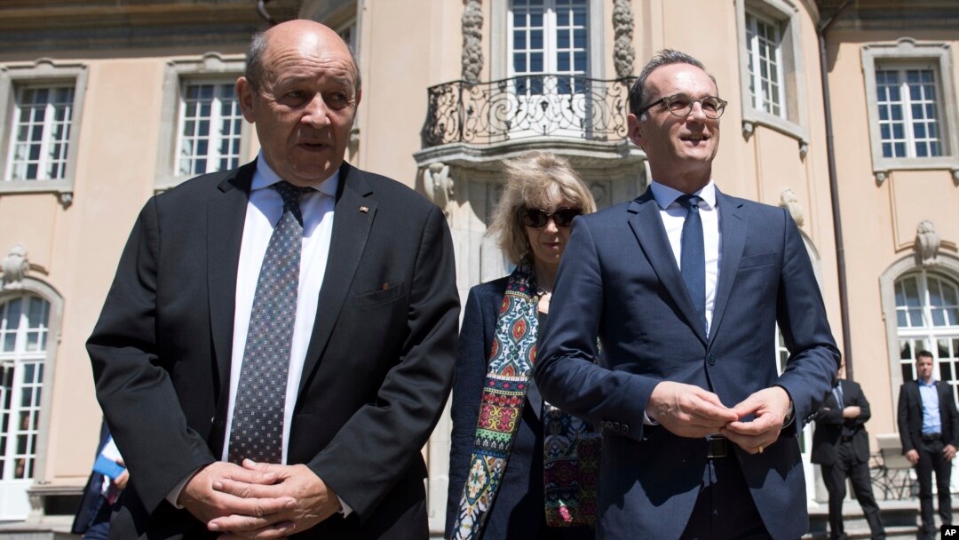 Menteri Luar Negeri Perancis Jean-Yves Le Drian (kiri) bersama Menteri Luar Negeri Jerman Heiko Maas di Villa Borsig, Berlin, Jerman, 7 Mei 2018. (Foto: dok).