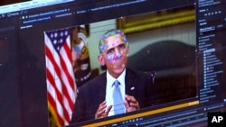 Лажни слики создадени со софтвер со помош на генеративна вештачка интелигенција. „Дип фејк“, или лажно претставување со видео или фотографија, дел од претседателската кампања на САД во 2024 година.